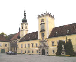 L'ingresso dell'abbazia